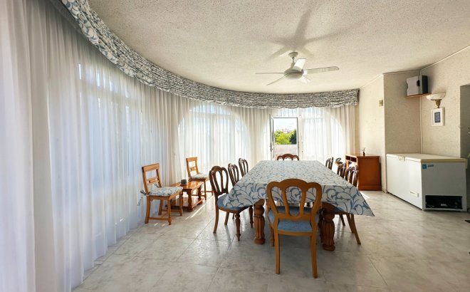 Resale - Villa -
Orihuela Costa - Costa Blanca