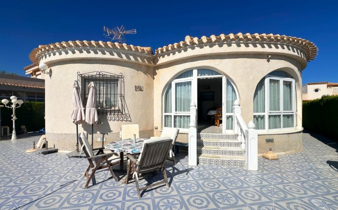 Resale - Villa -
Orihuela Costa - Costa Blanca