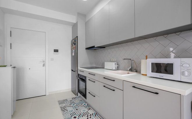 Resale - Apartment -
San Miguel de Salinas - Inland