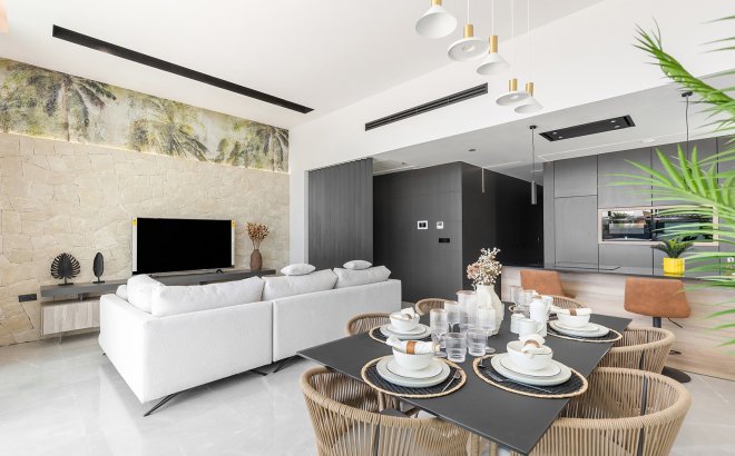 Resale - Villa -
El Chaparral - Inland