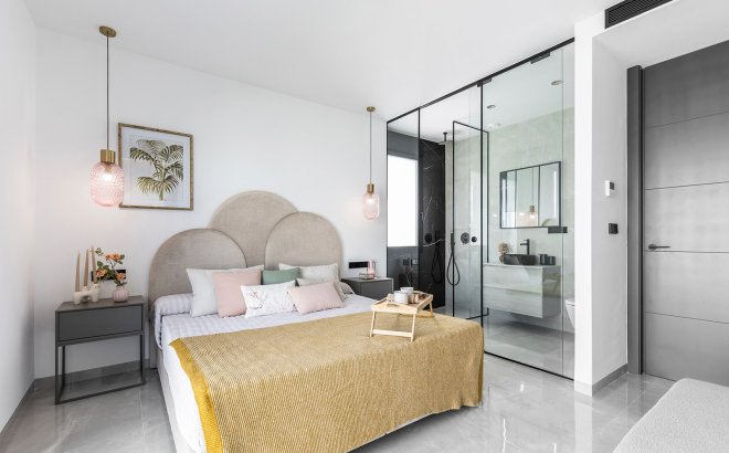 Resale - Villa -
El Chaparral - Inland