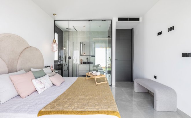 Resale - Villa -
El Chaparral - Inland