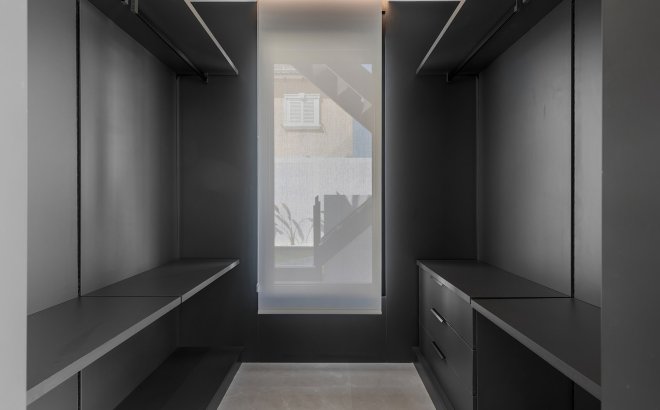 Resale - Villa -
El Chaparral - Inland