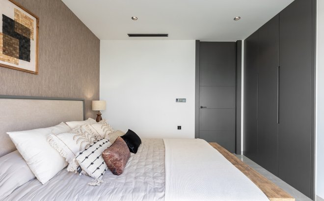 Resale - Villa -
El Chaparral - Inland