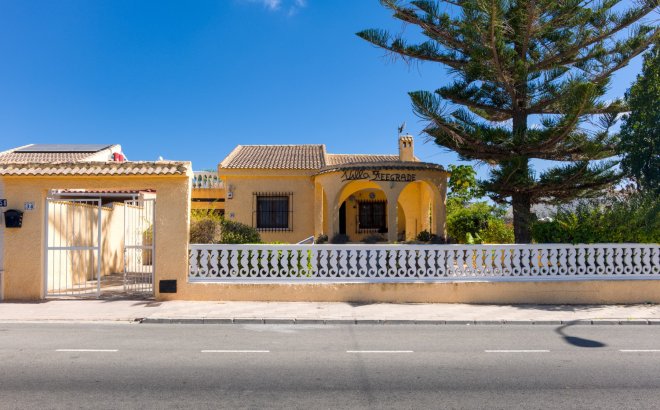 Resale - Villa -
La Siesta - Costa Blanca