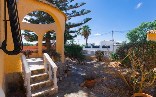 Resale - Villa -
La Siesta - Costa Blanca