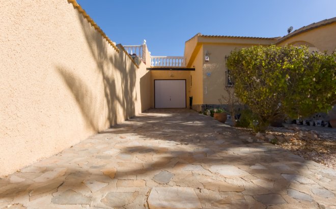 Resale - Villa -
La Siesta - Costa Blanca