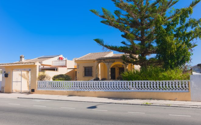 Resale - Villa -
La Siesta - Costa Blanca