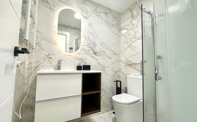 Herverkoop - Appartement -
Torrevieja - Playa del Cura