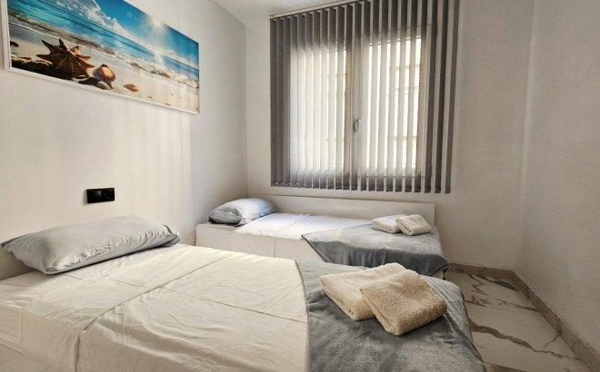 Resale - Apartment -
Torrevieja - Acequion