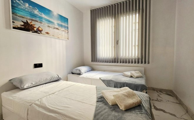 Resale - Apartment -
Torrevieja - Acequion