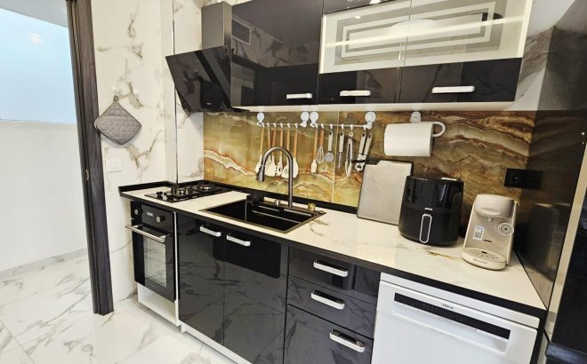 Resale - Apartment -
Torrevieja - Acequion