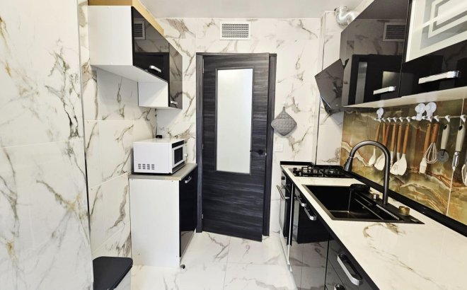 Resale - Apartment -
Torrevieja - Acequion