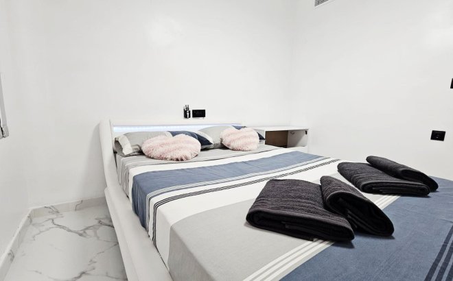 Resale - Apartment -
Torrevieja - Acequion