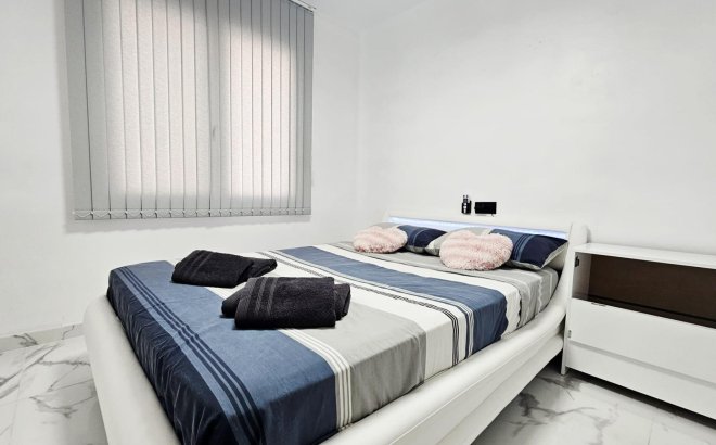 Resale - Apartment -
Torrevieja - Acequion