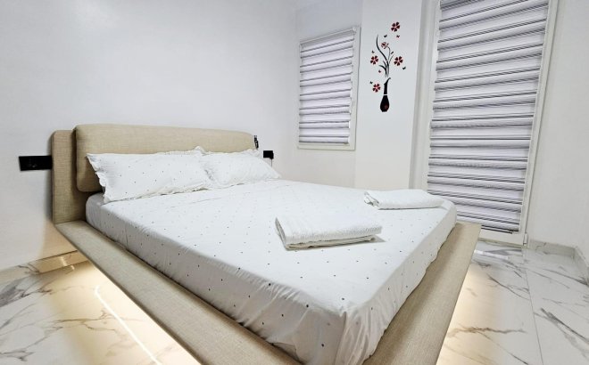 Resale - Apartment -
Torrevieja - Acequion