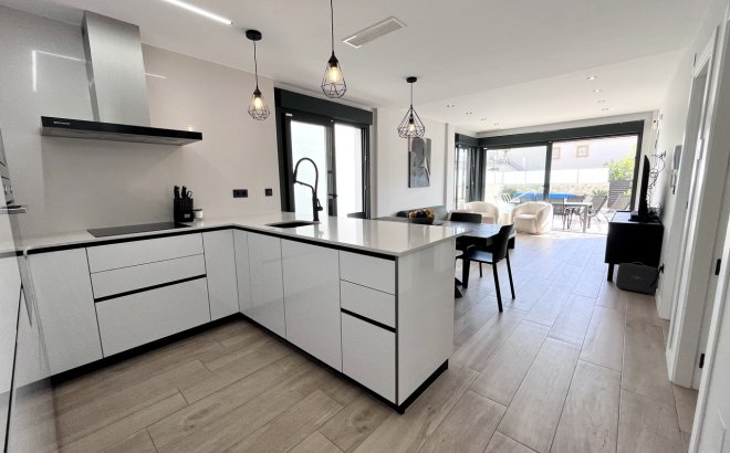 Resale - Villa -
Playa Flamenca - Costa Blanca