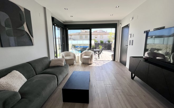 Resale - Villa -
Playa Flamenca - Costa Blanca