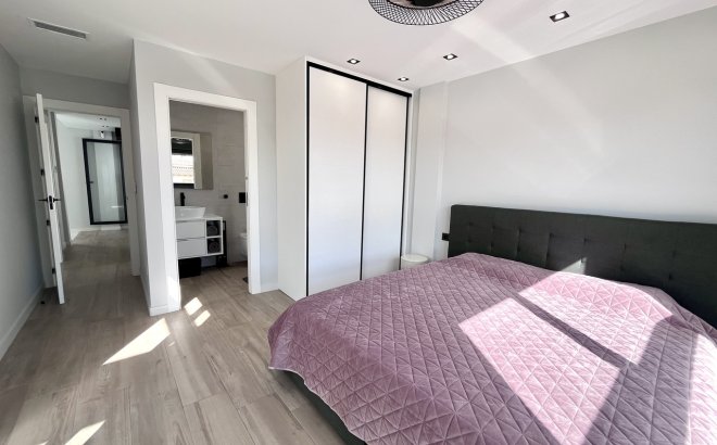 Resale - Villa -
Playa Flamenca - Costa Blanca