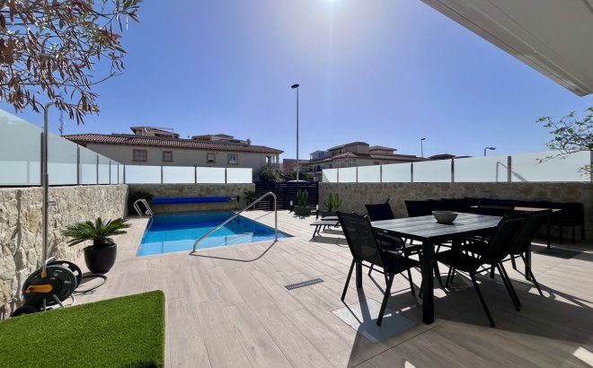 Resale - Villa -
Playa Flamenca - Costa Blanca
