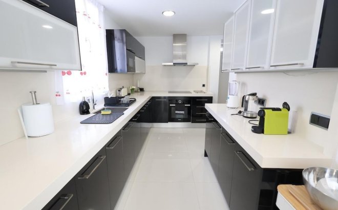 Revente - Villa -
Cabo Roig - Costa Blanca