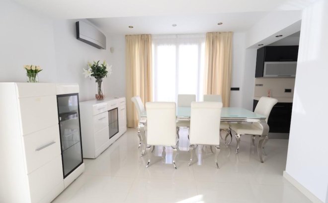 Revente - Villa -
Cabo Roig - Costa Blanca