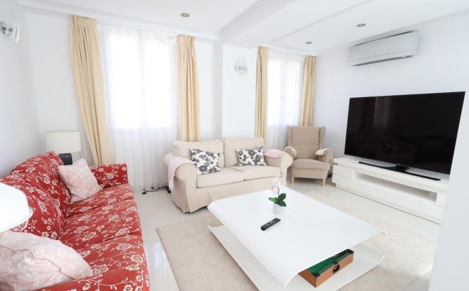 Revente - Villa -
Cabo Roig - Costa Blanca