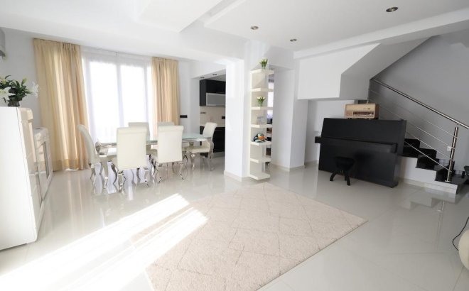 Revente - Villa -
Cabo Roig - Costa Blanca