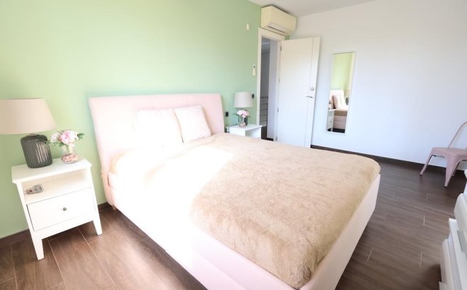 Revente - Villa -
Cabo Roig - Costa Blanca