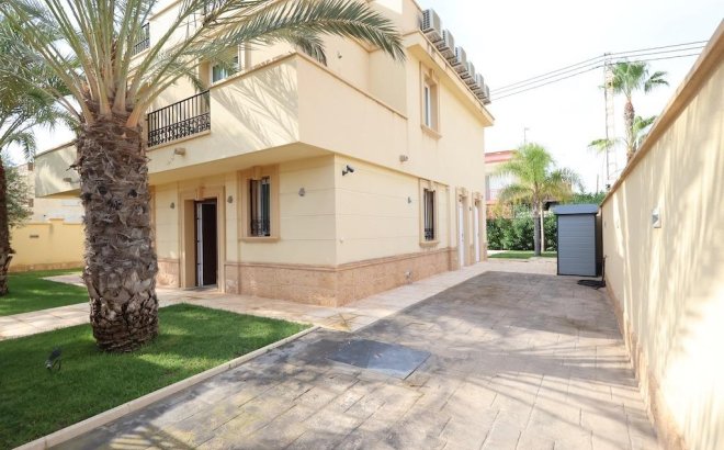 Revente - Villa -
Cabo Roig - Costa Blanca