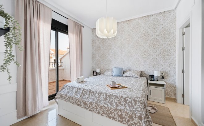 Resale - Town House -
San Miguel de Salinas - Inland