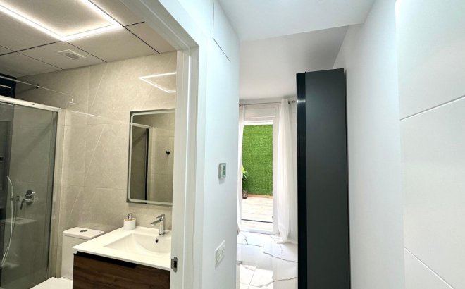 Resale - Apartment -
Torrevieja - Playa del Cura