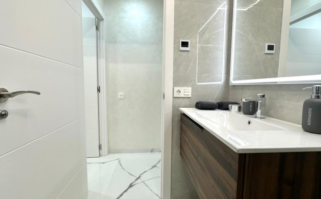 Resale - Apartment -
Torrevieja - Playa del Cura