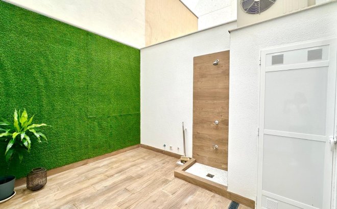 Resale - Apartment -
Torrevieja - Playa del Cura