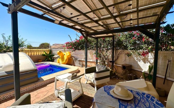 Resale - Villa -
Orihuela Costa - La Regia