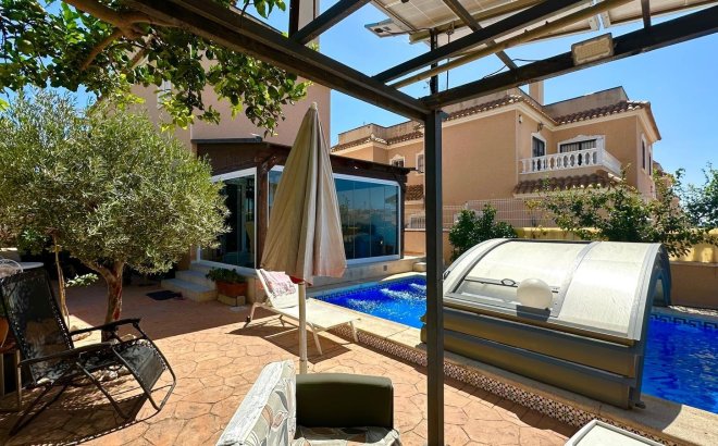 Resale - Villa -
Orihuela Costa - La Regia