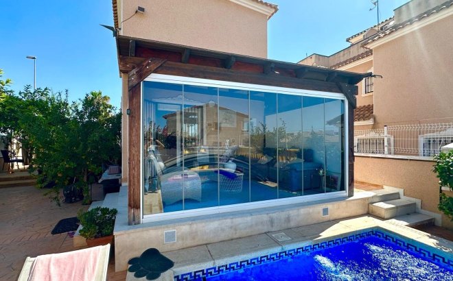 Resale - Villa -
Orihuela Costa - La Regia