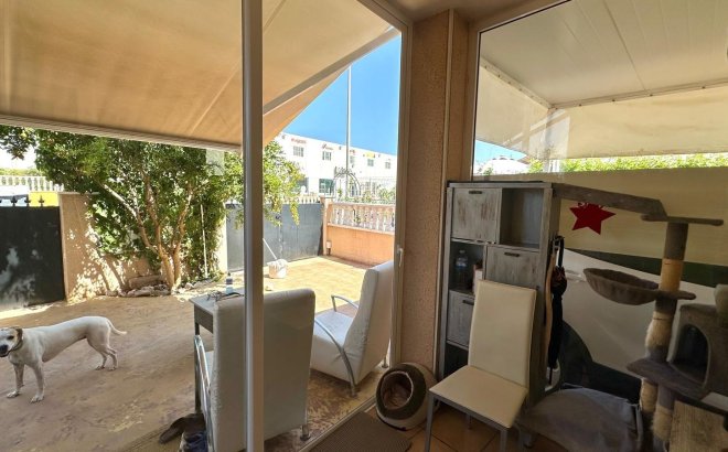 Resale - Villa -
Orihuela Costa - La Regia