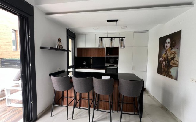 Revente - Villa -
Orihuela Costa - Lomas de Cabo Roig