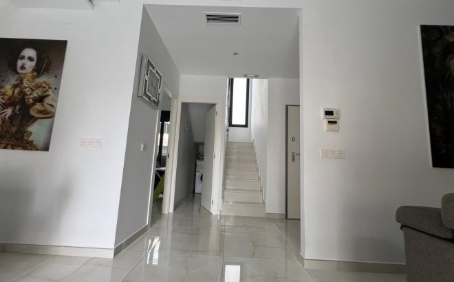 Revente - Villa -
Orihuela Costa - Lomas de Cabo Roig