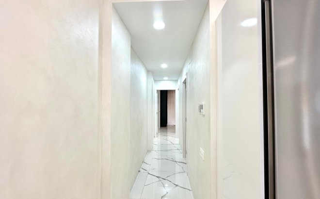 Resale - Apartment -
Torrevieja - Playa del Cura