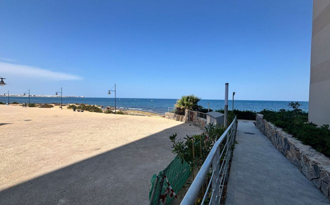 Resale - Apartment -
Punta Prima - Orihuela Costa