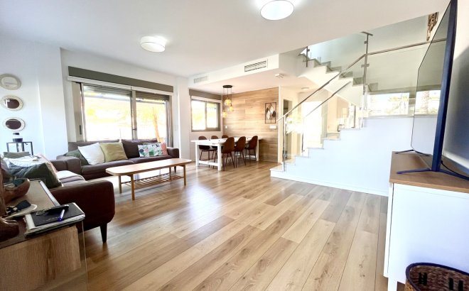 Resale - Villa -
Torre de la Horadada - Costa Blanca