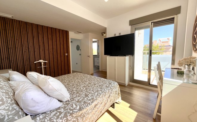 Resale - Villa -
Torre de la Horadada - Costa Blanca