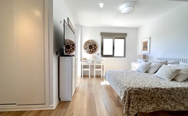 Resale - Villa -
Torre de la Horadada - Costa Blanca