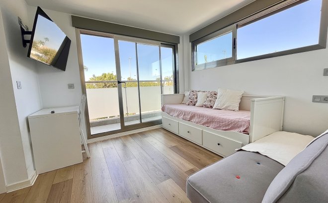 Resale - Villa -
Torre de la Horadada - Costa Blanca