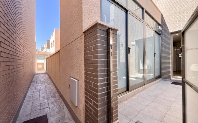 Resale - Villa -
Torre de la Horadada - Costa Blanca