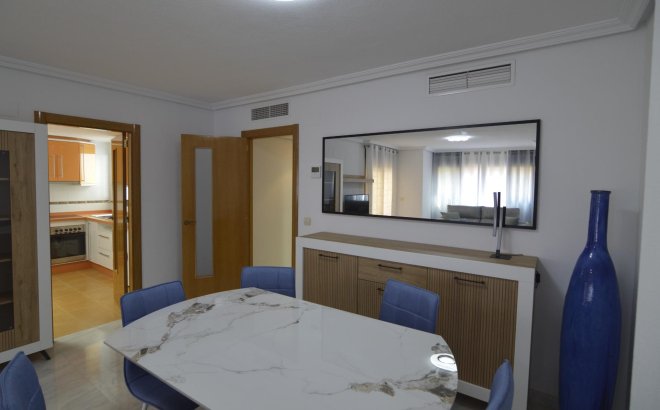 Herverkoop - Appartement -
Torrevieja - Playa del Cura