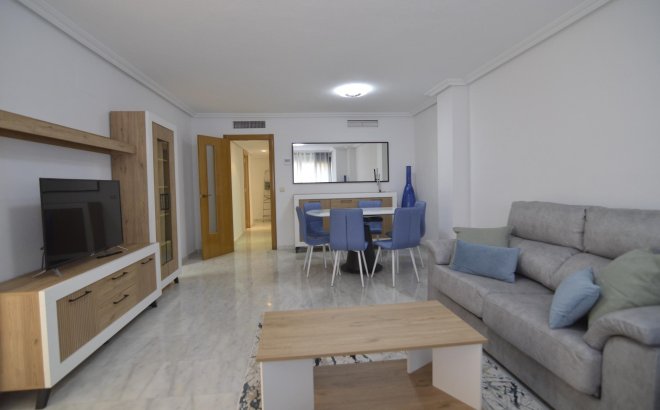 Herverkoop - Appartement -
Torrevieja - Playa del Cura