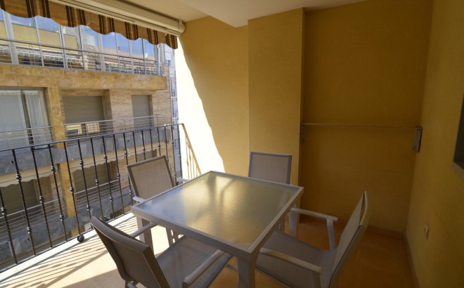 Herverkoop - Appartement -
Torrevieja - Playa del Cura